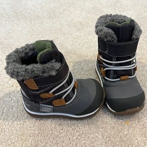 See Kai Run boots, size 4